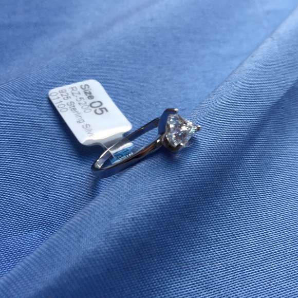 🎓Sterling Silver Diamond ring - Picture 6 of 8